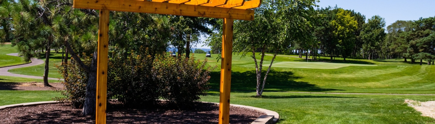 Outdoor Wedding Space in St. Paul, MN | River Oaks Golf Course & Event Center in Cottage Grove, MN