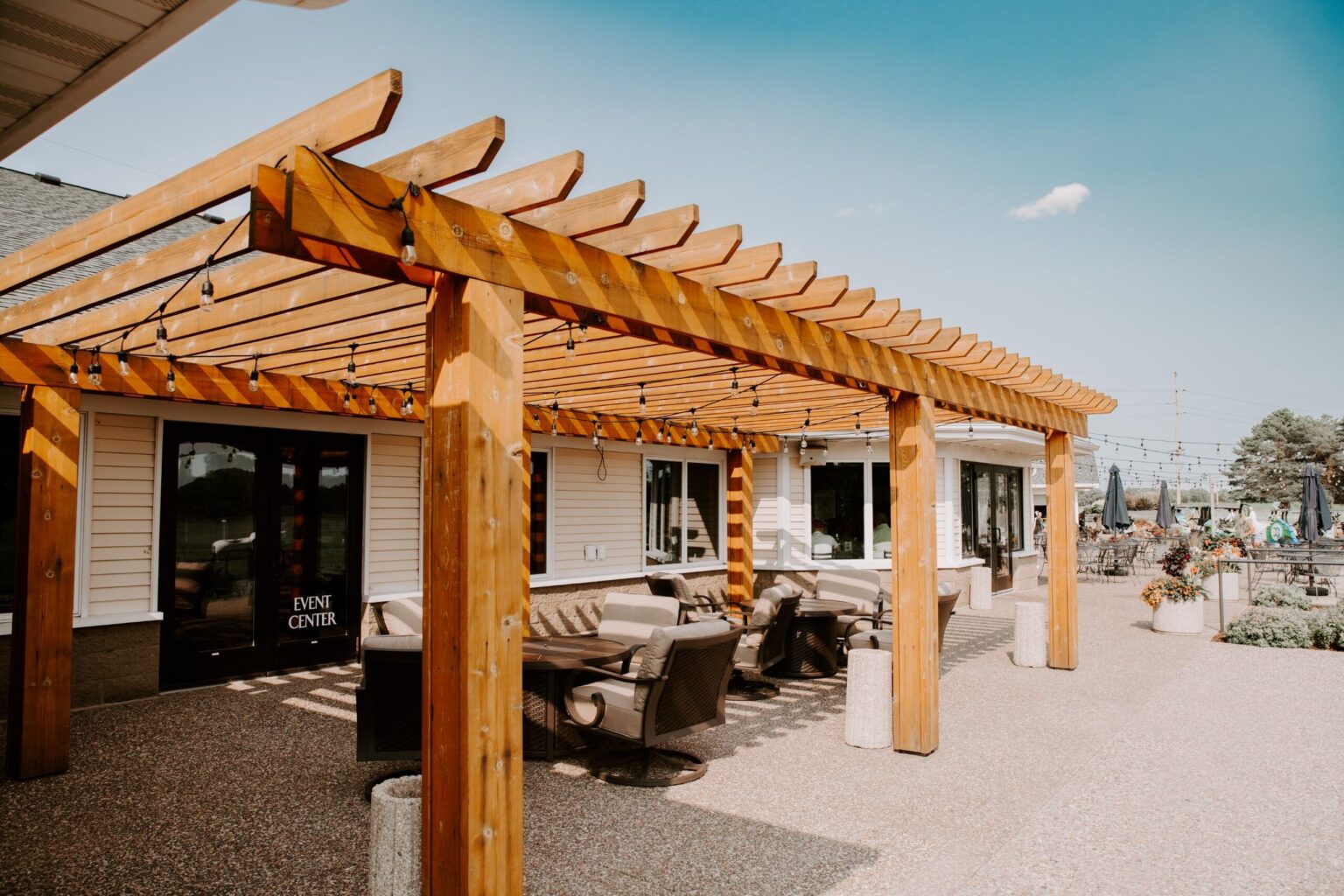 Eagles Bar & Grill - River Oaks Golf Course