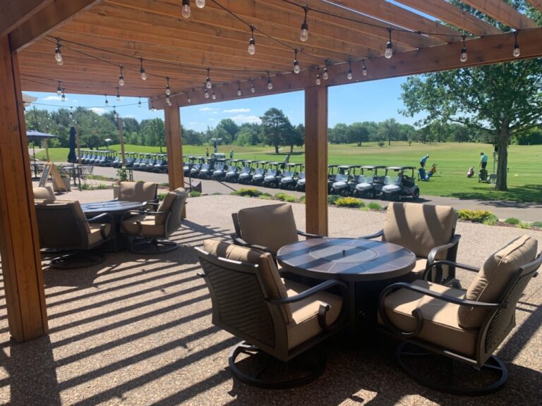Eagles Bar & Grill - River Oaks Golf Course