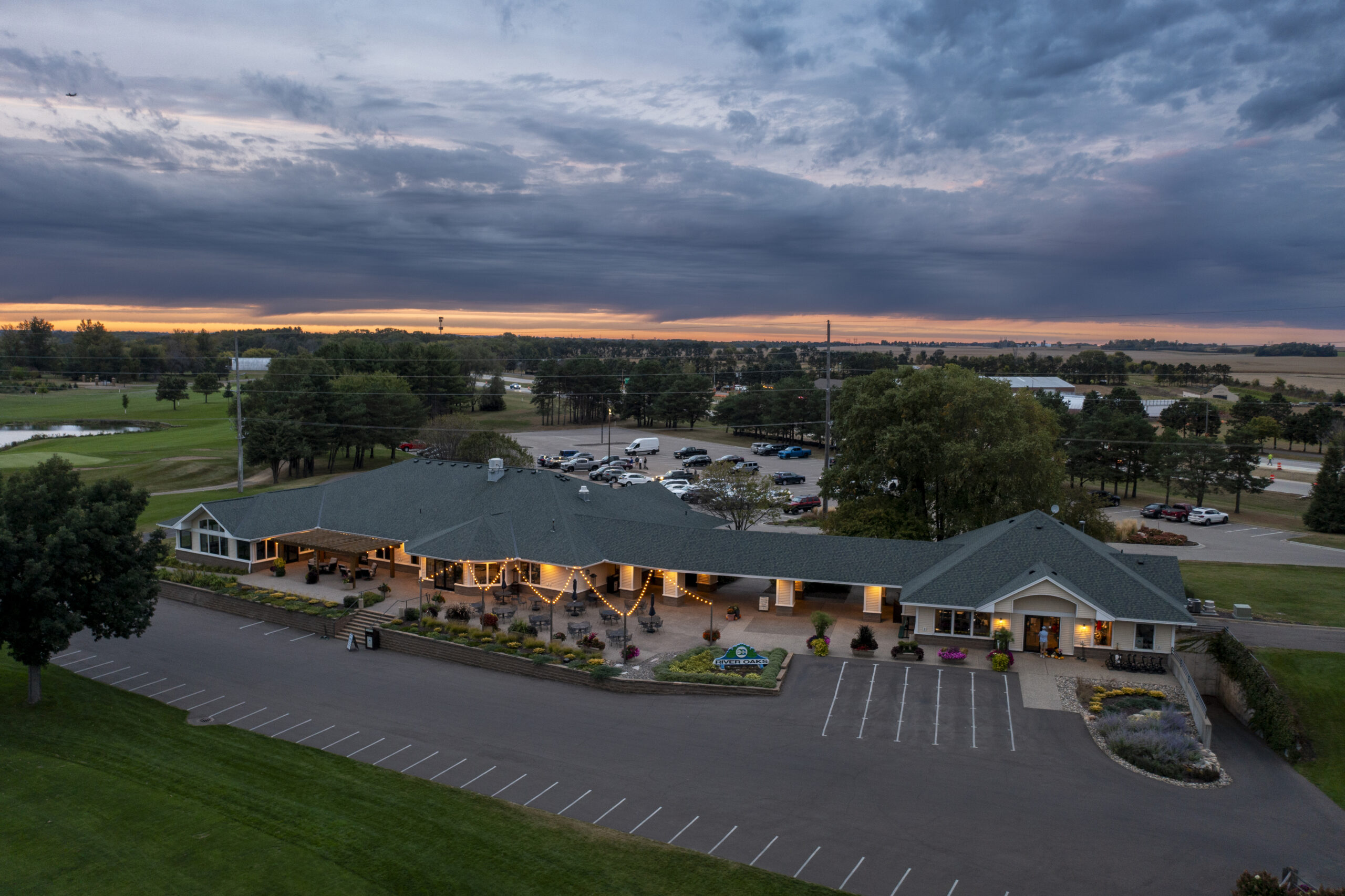 Eagles Bar & Grill - River Oaks Golf Course